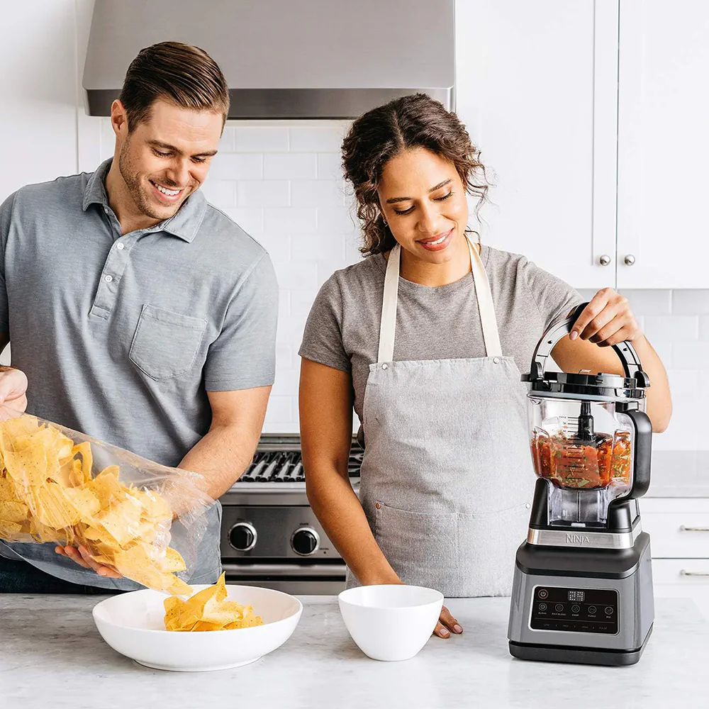 Ninja 3-in-1 Küchenmaschine mit Auto-iQ BN800CH